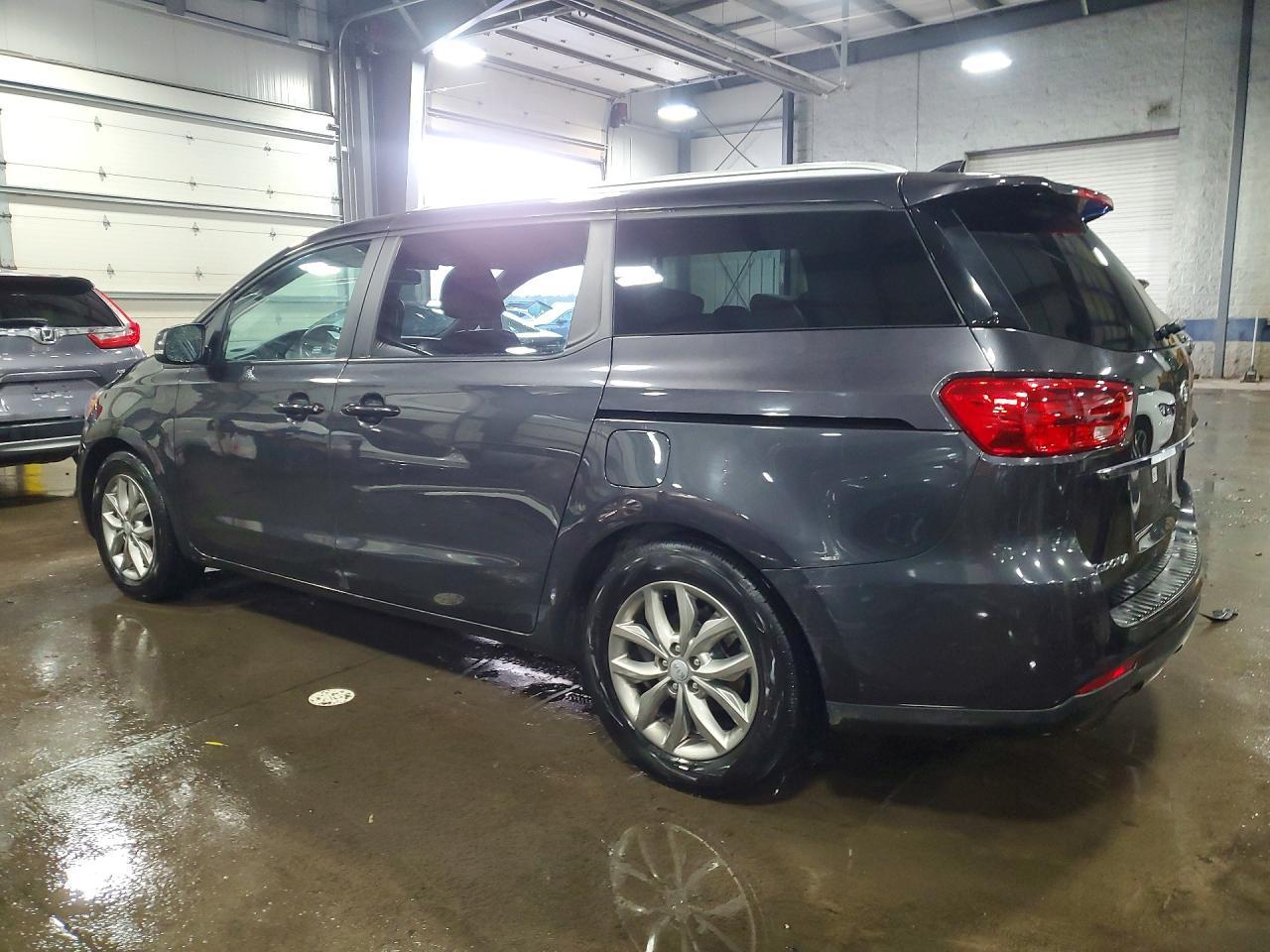 2021 Kia Sedona Ex - Фото 2