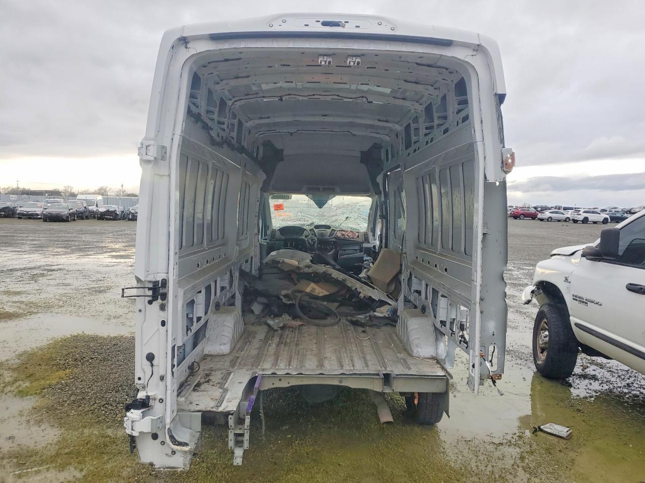 2018 Ford Transit 350 Delivery Van - Image 6