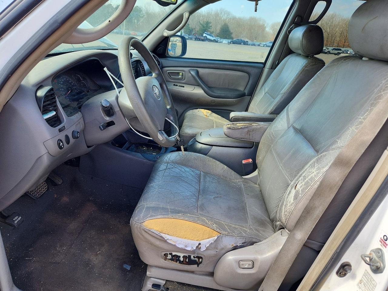 2004 Toyota Sequoia - Image 7