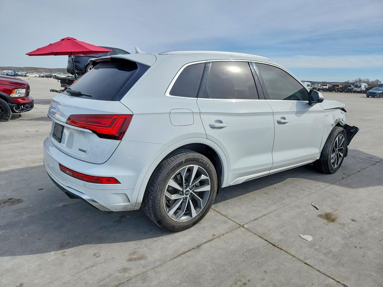 2023 Audi Q5 Premium Plus 45 - Image 3