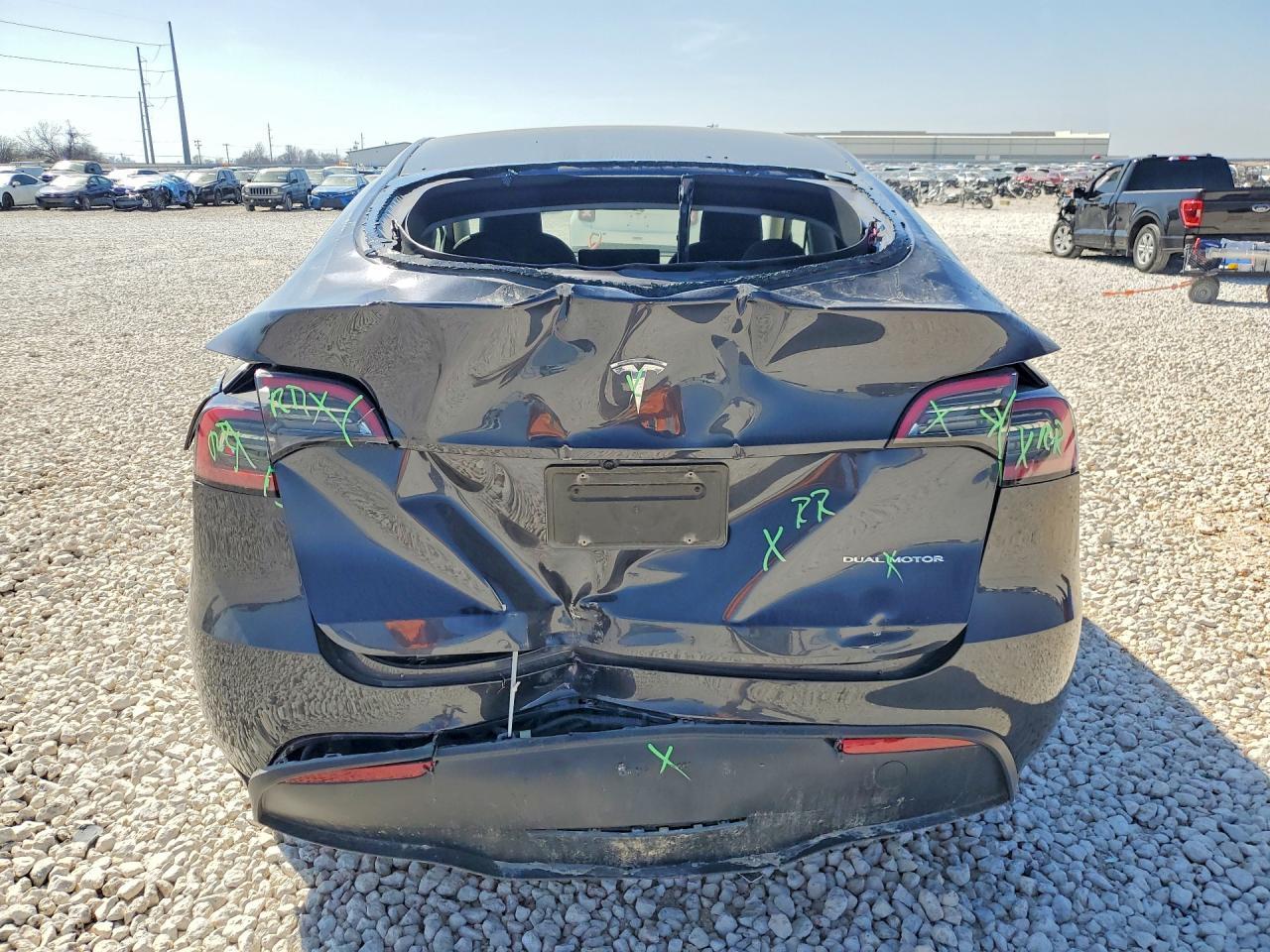 2024 Tesla Model Y - Фото 6