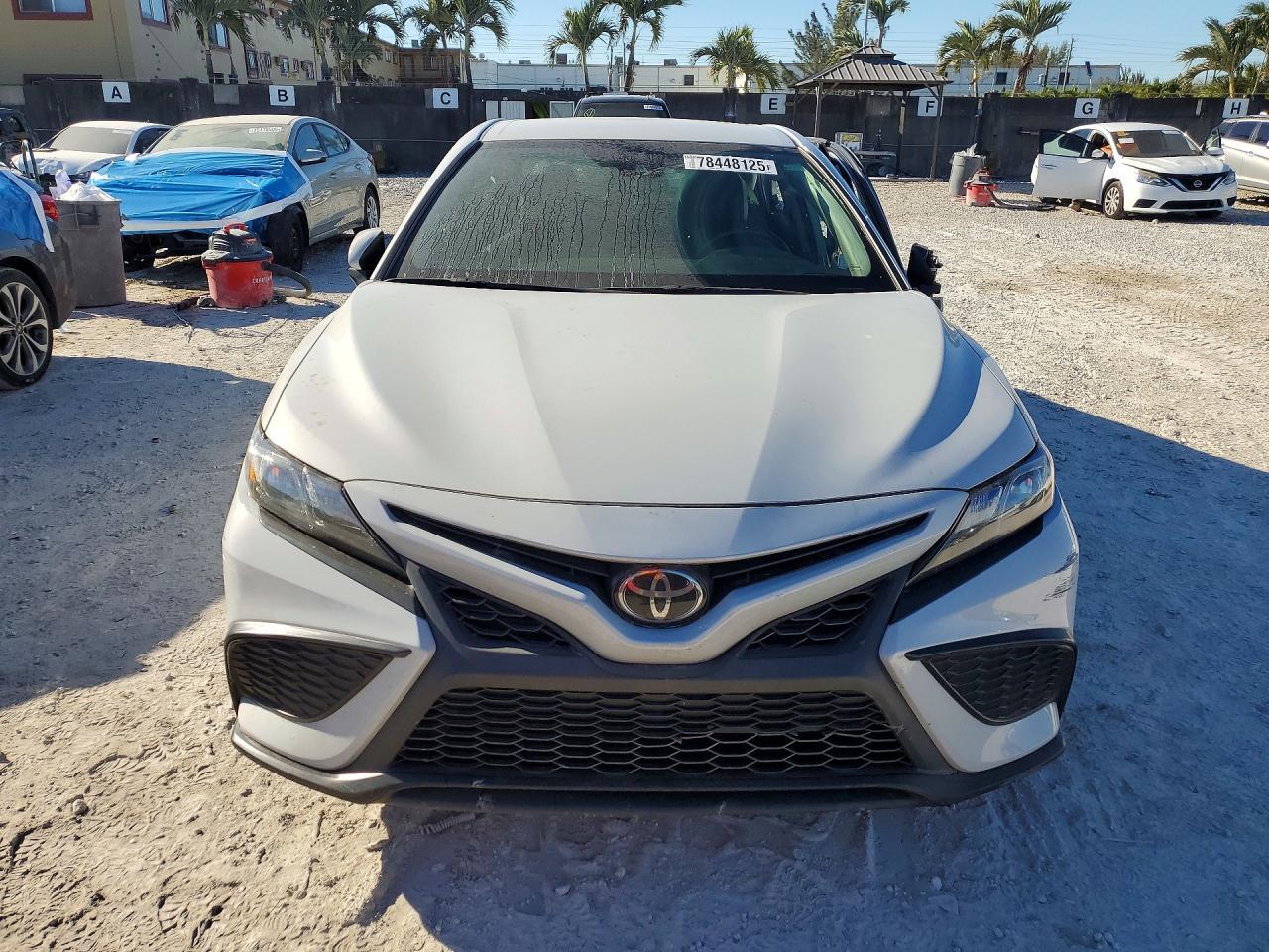 2024 Toyota Camry Se - Image 5