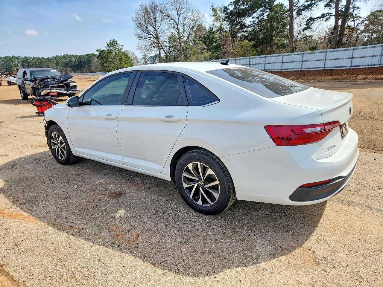 2023 Volkswagen Jetta S - Фото 2