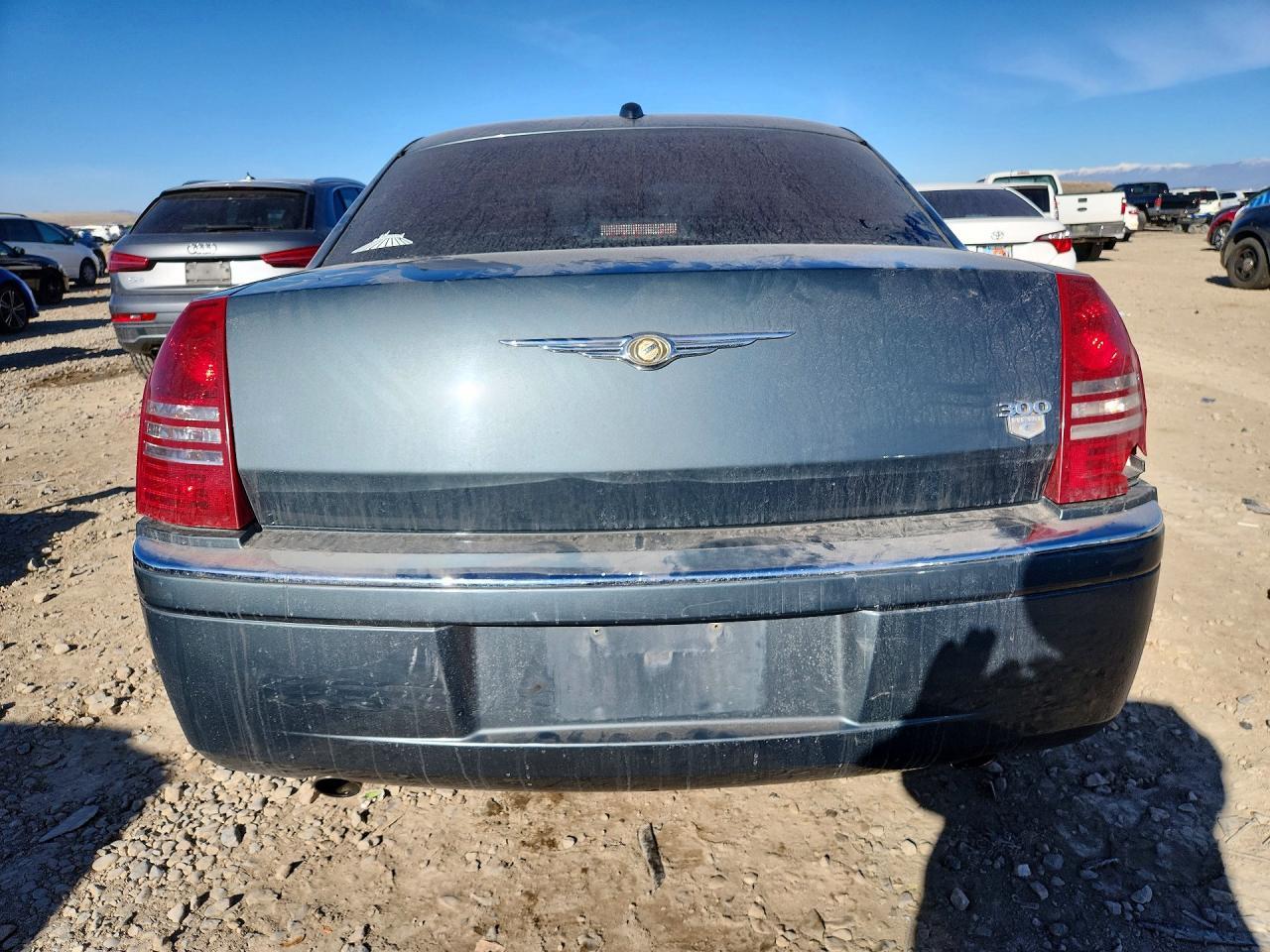 2005 Chrysler 300C - Image 6