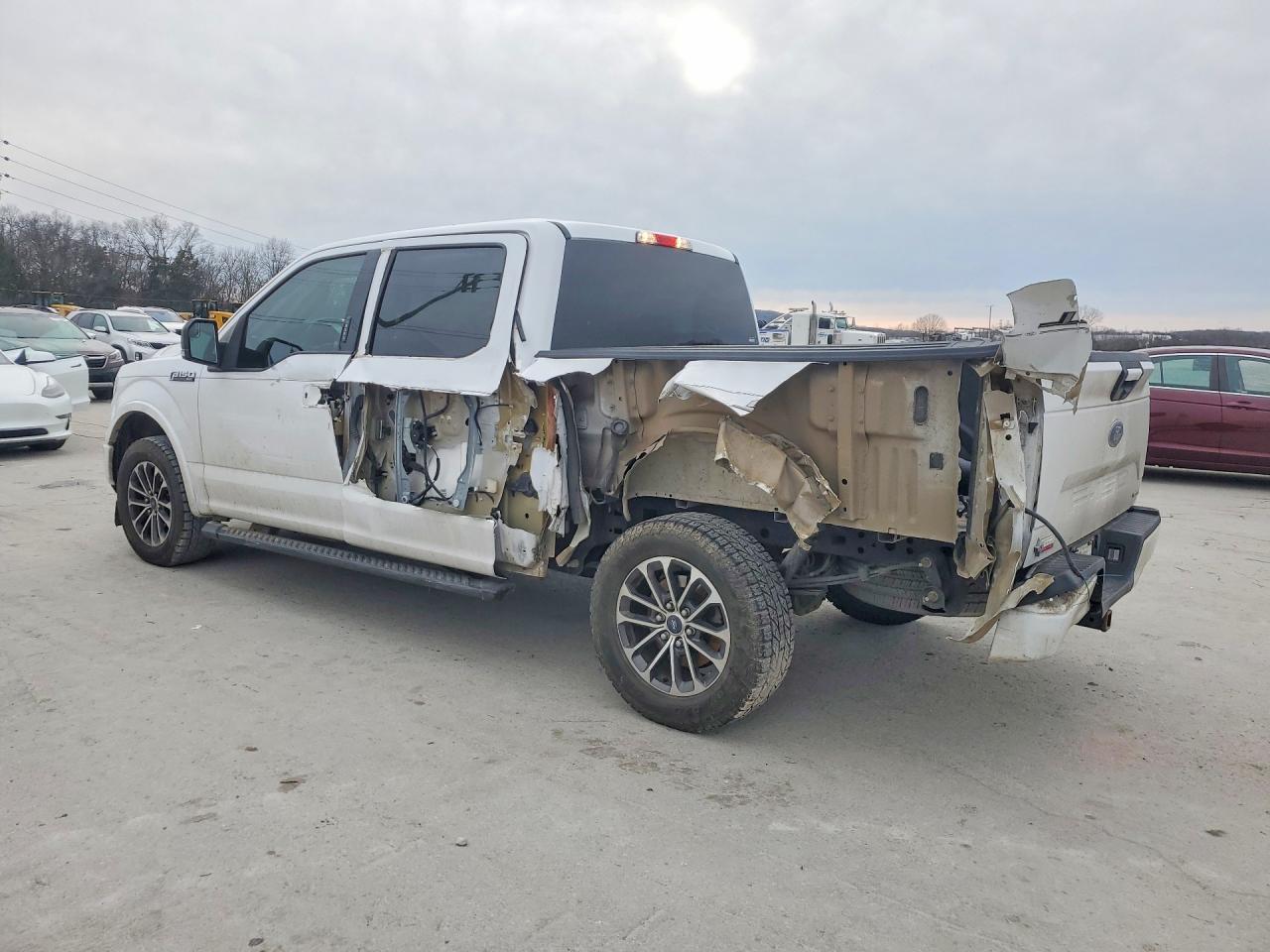 2018 Ford F150 Supercrew - Фото 2