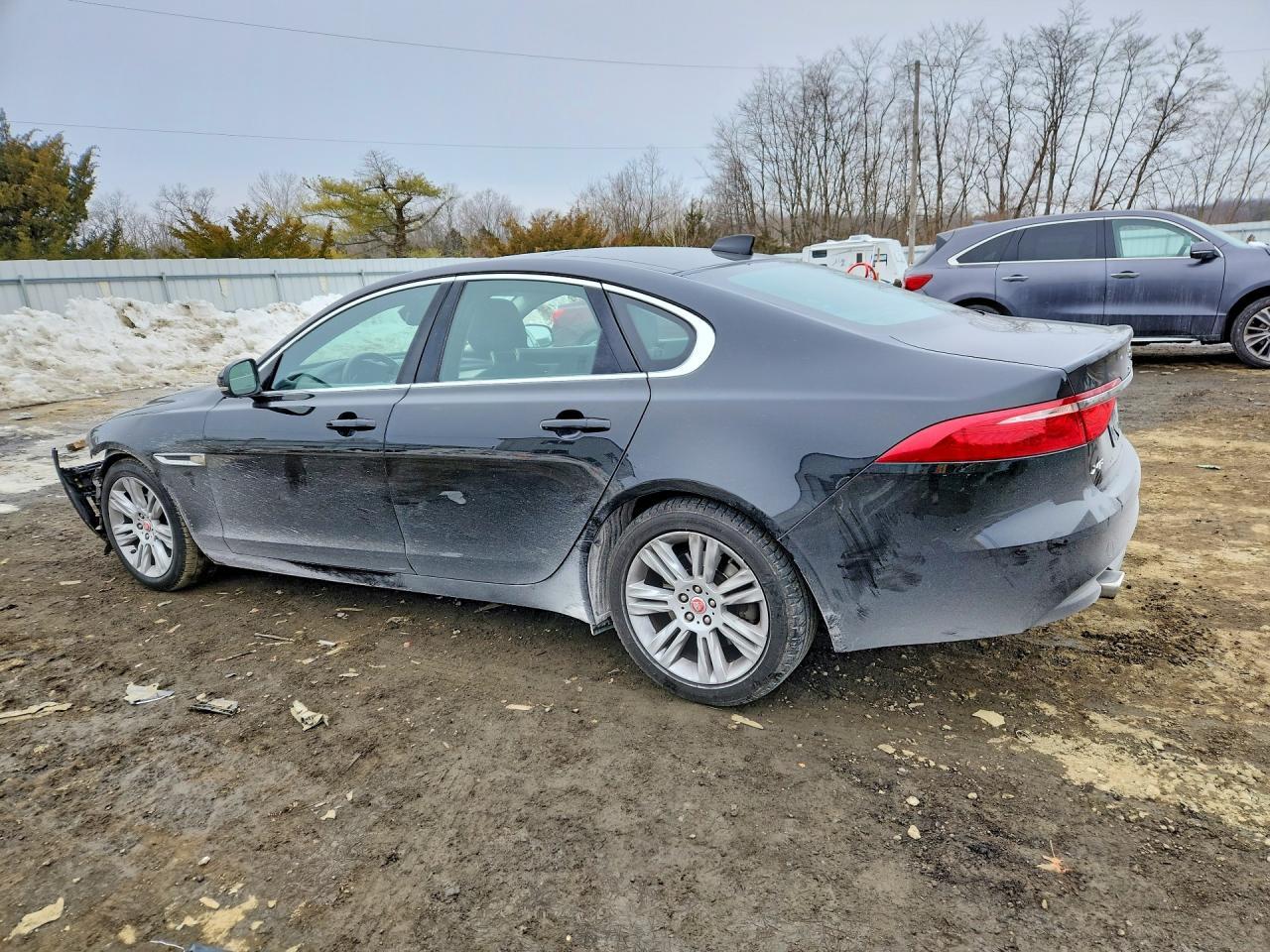 2017 Jaguar Xf Premium - Фото 2