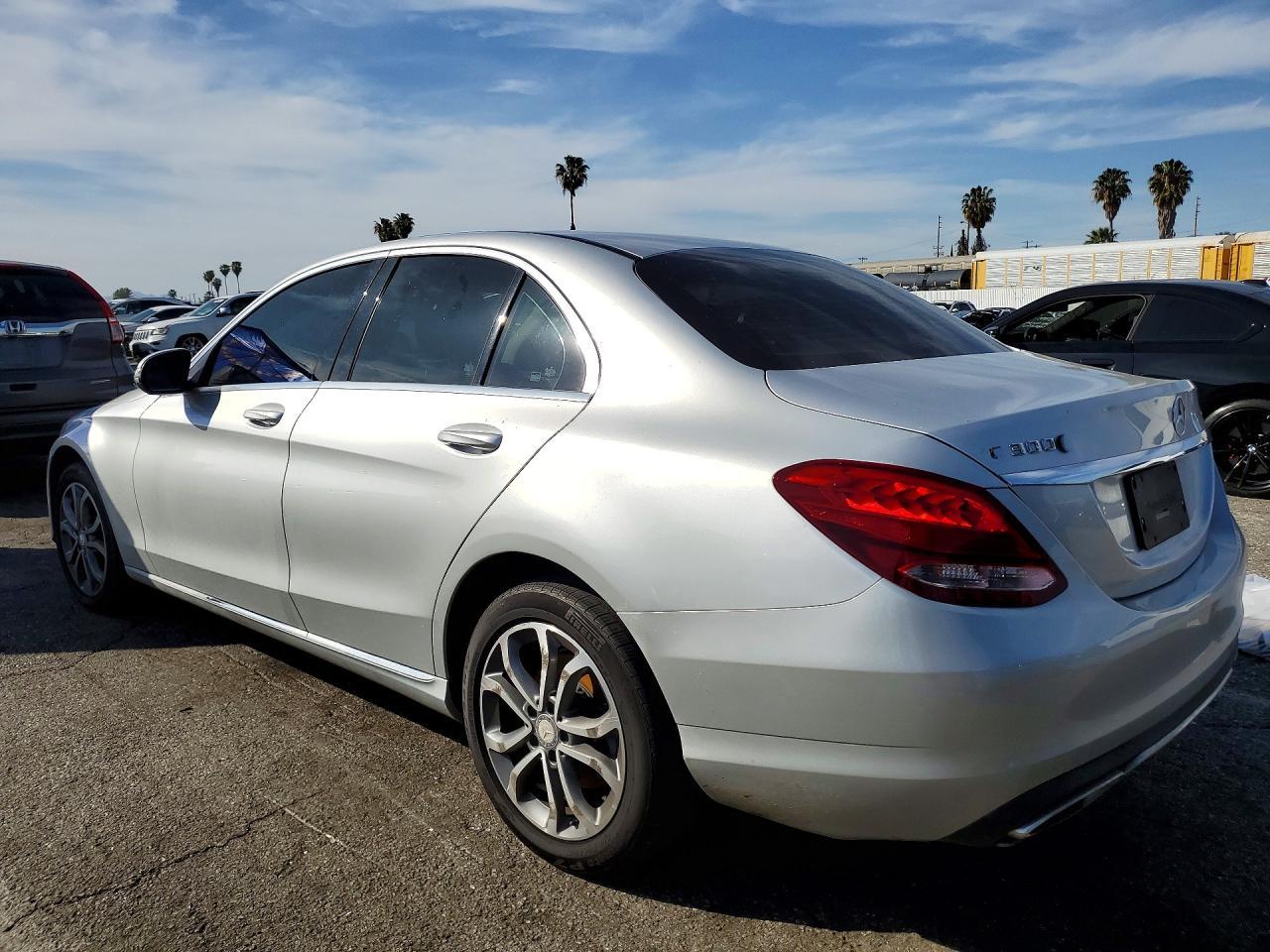 2015 Mercedes-Benz C 300 4Matic - Фото 2