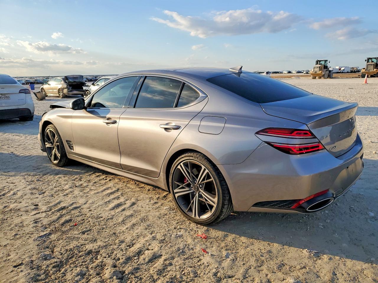 2025 Genesis G70 Base - Фото 2