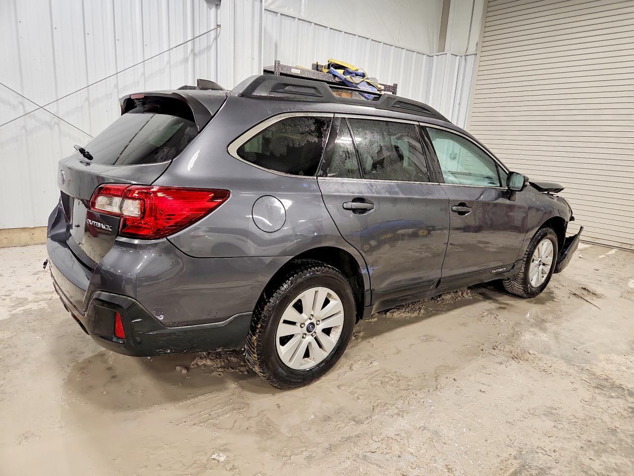 2018 Subaru Outback 2.5I Premium - Image 3