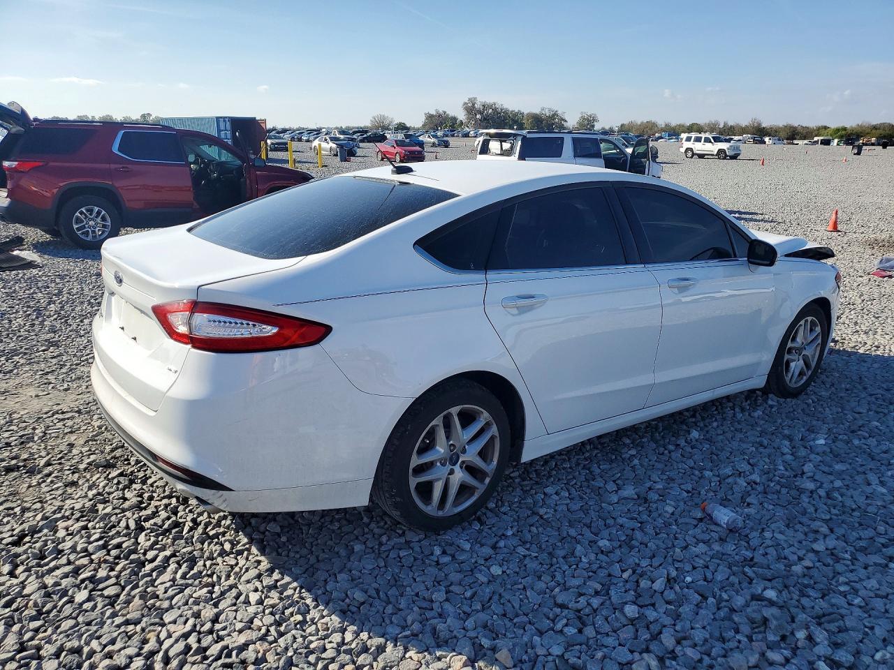 2015 Ford Fusion Se - Фото 3