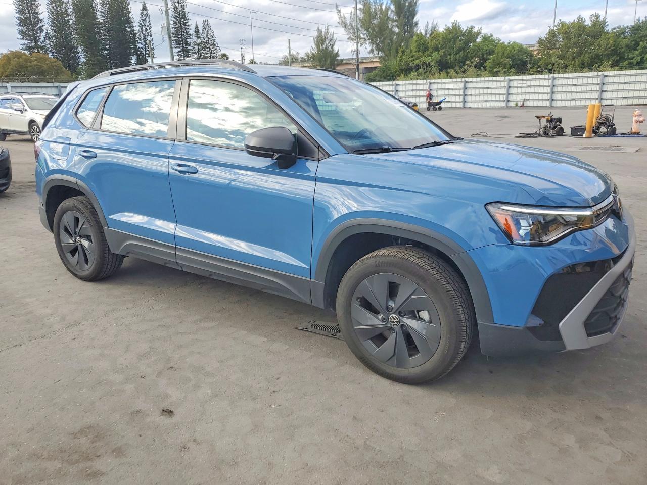 2025 Volkswagen Taos S - Фото 4