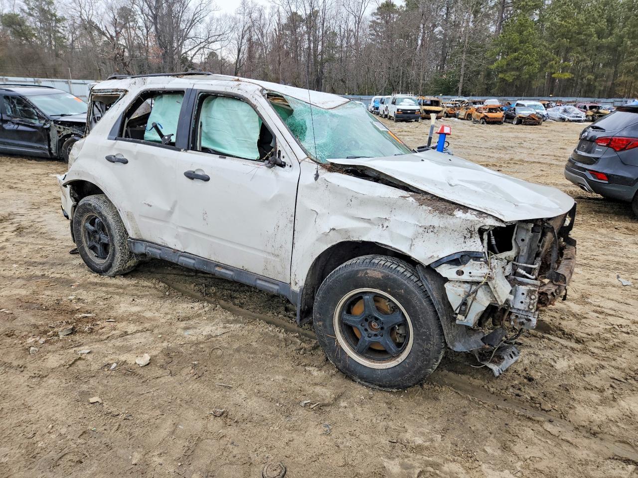 2012 Ford Escape Xls - Image 4