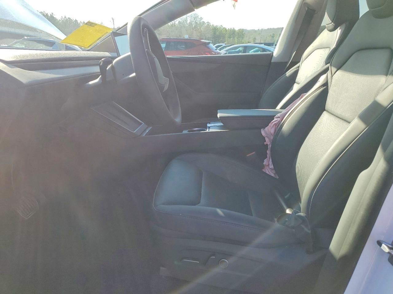 2026 Tesla Model Y - Фото 7