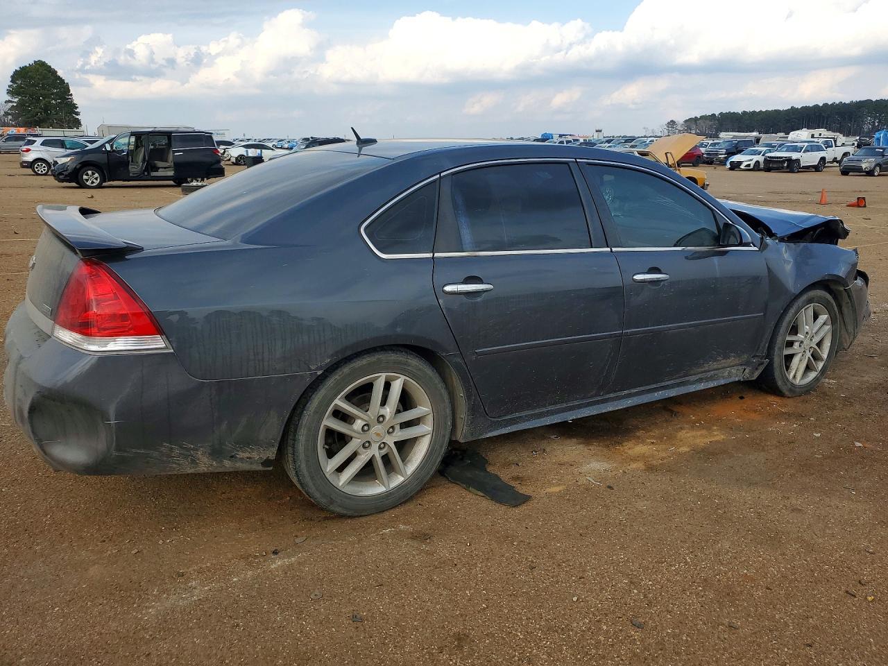 2010 Chevrolet Impala Ltz - Image 3