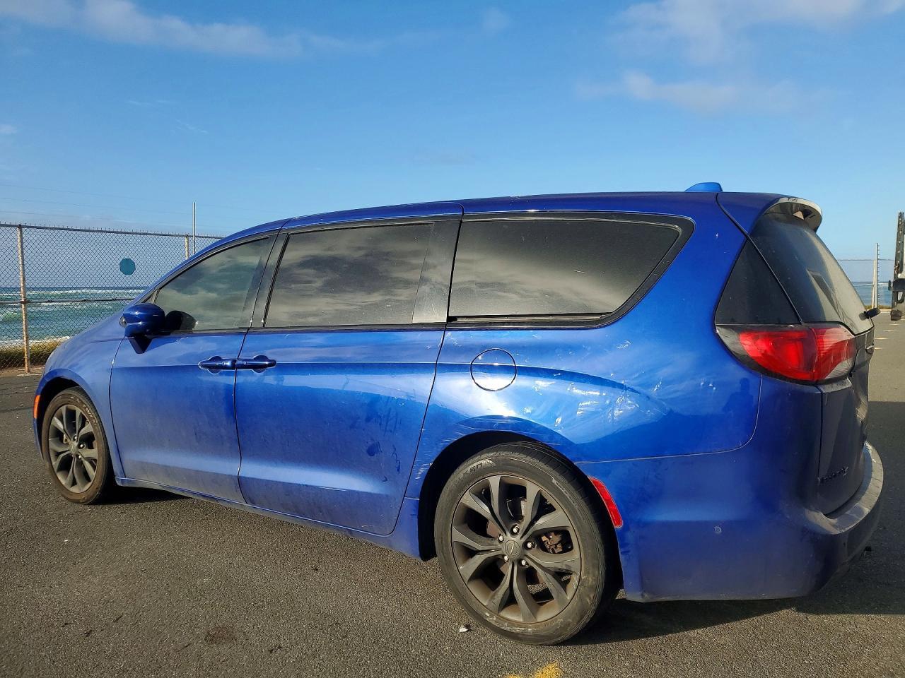2019 Chrysler Pacifica Touring Plus - Фото 2