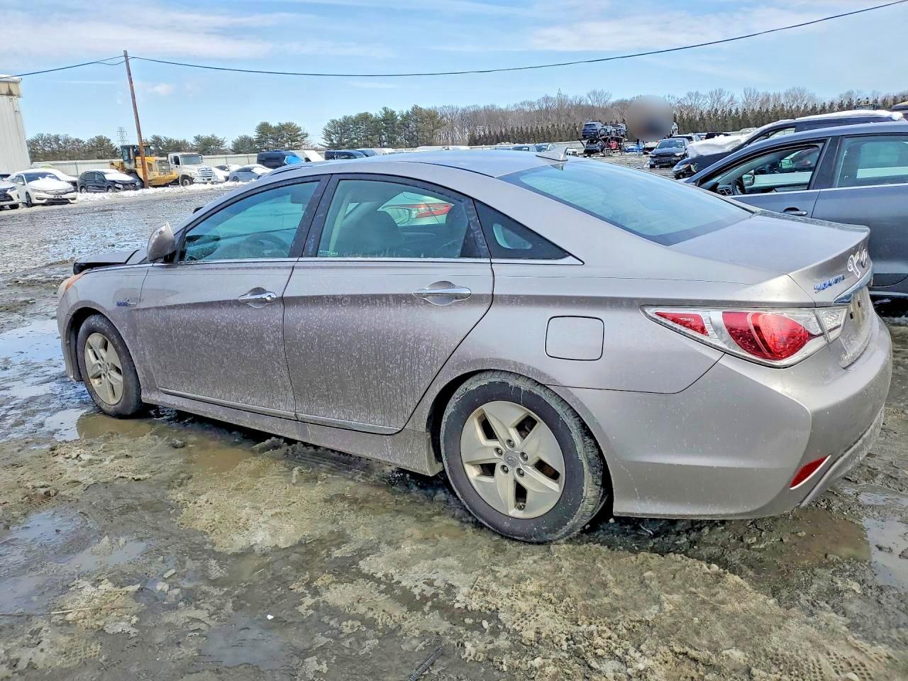 2012 Hyundai Sonata Hybrid Base - Фото 2