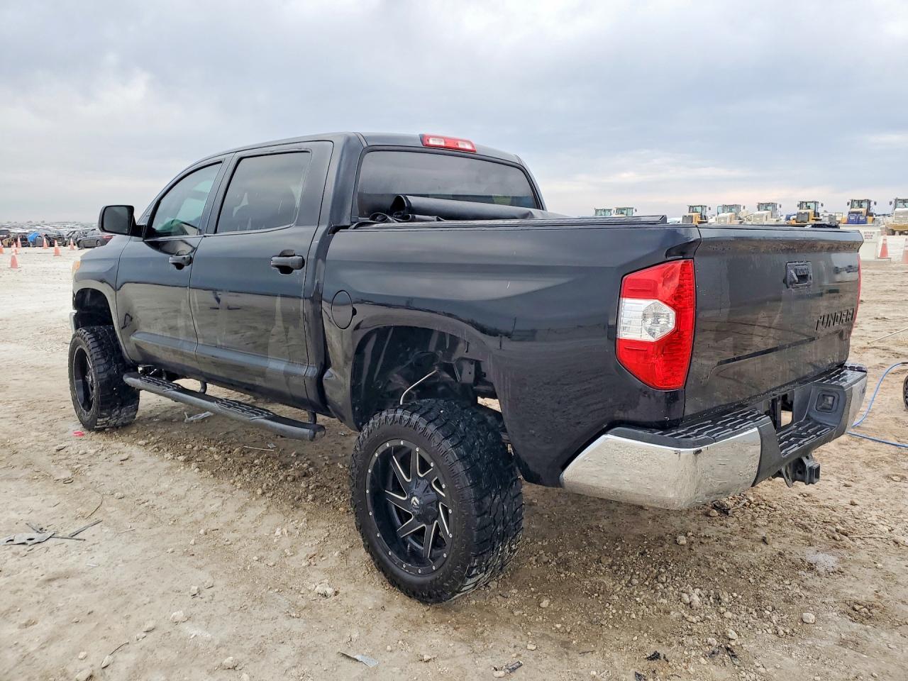 2016 Toyota Tundra Crewmax Sr5 - Фото 2