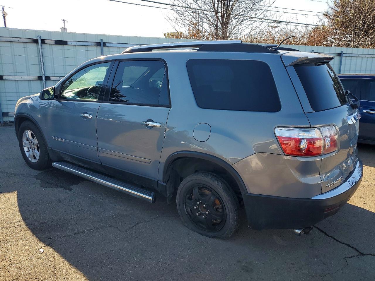 2008 GMC Acadia Sle - Image 2