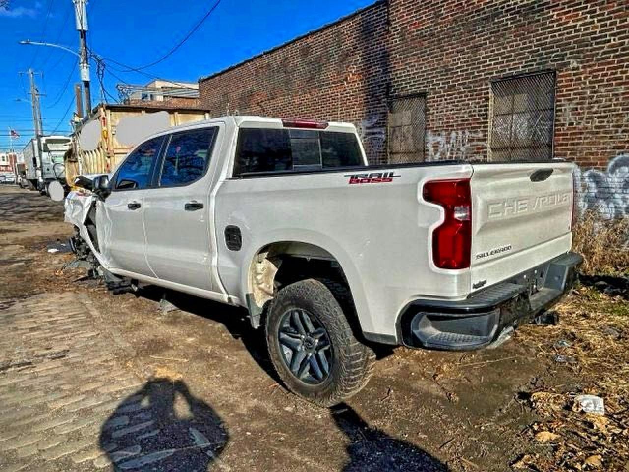 2023 Chevrolet Silverado K1500 Lt Trail Boss - Image 3