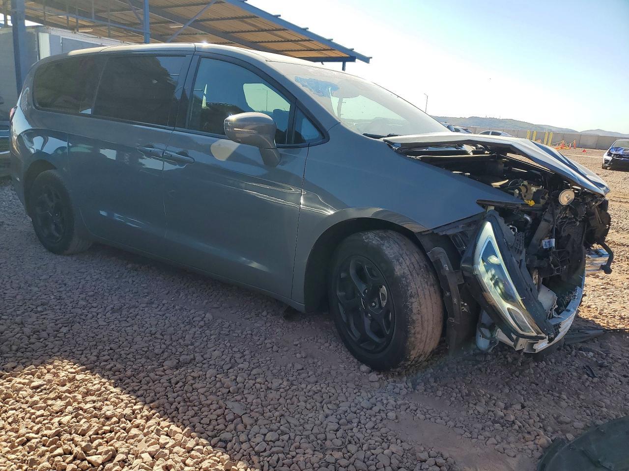2022 Chrysler Pacifica Hybrid Touring L - Фото 4