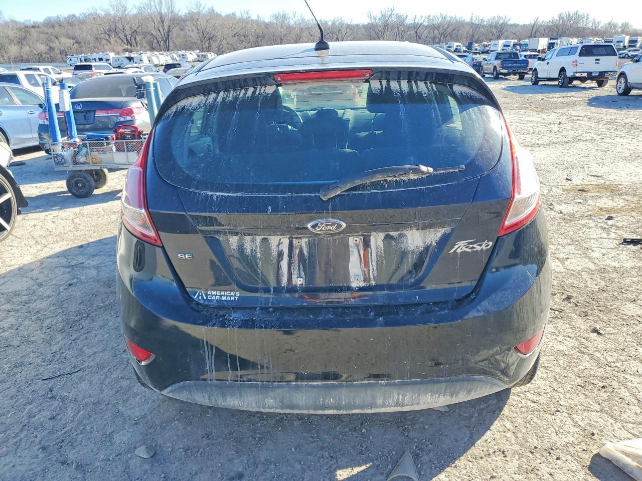 2016 Ford Fiesta Se - Фото 6