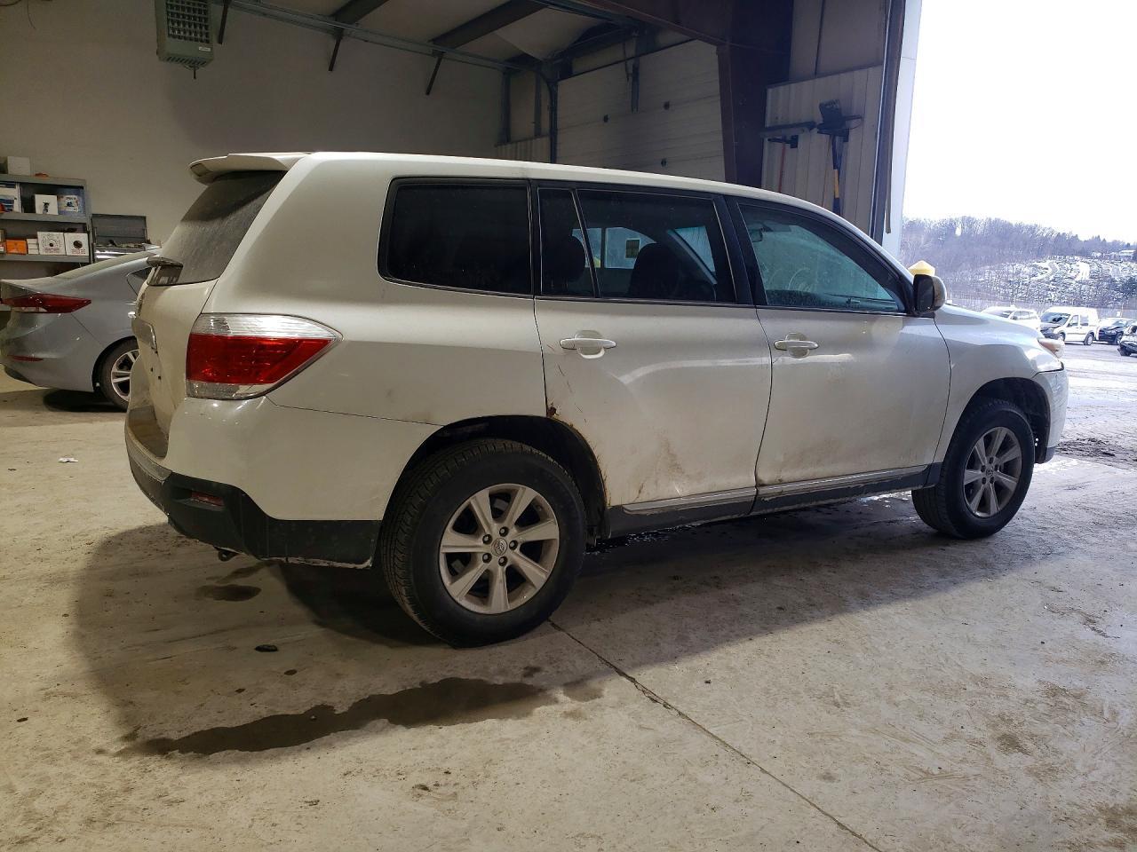 2013 Toyota Highlander Base - Фото 3