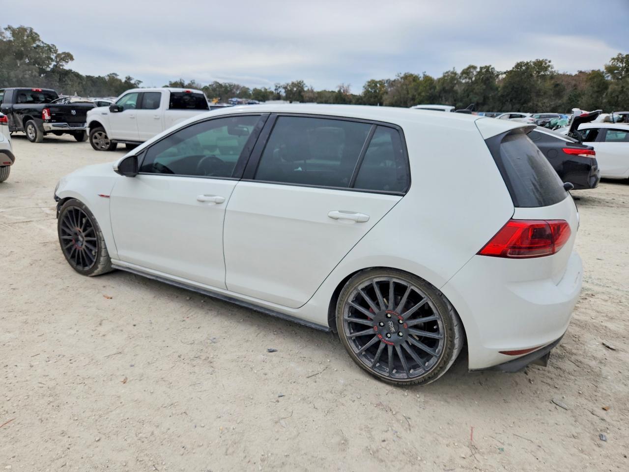 2015 Volkswagen Gti - Фото 2