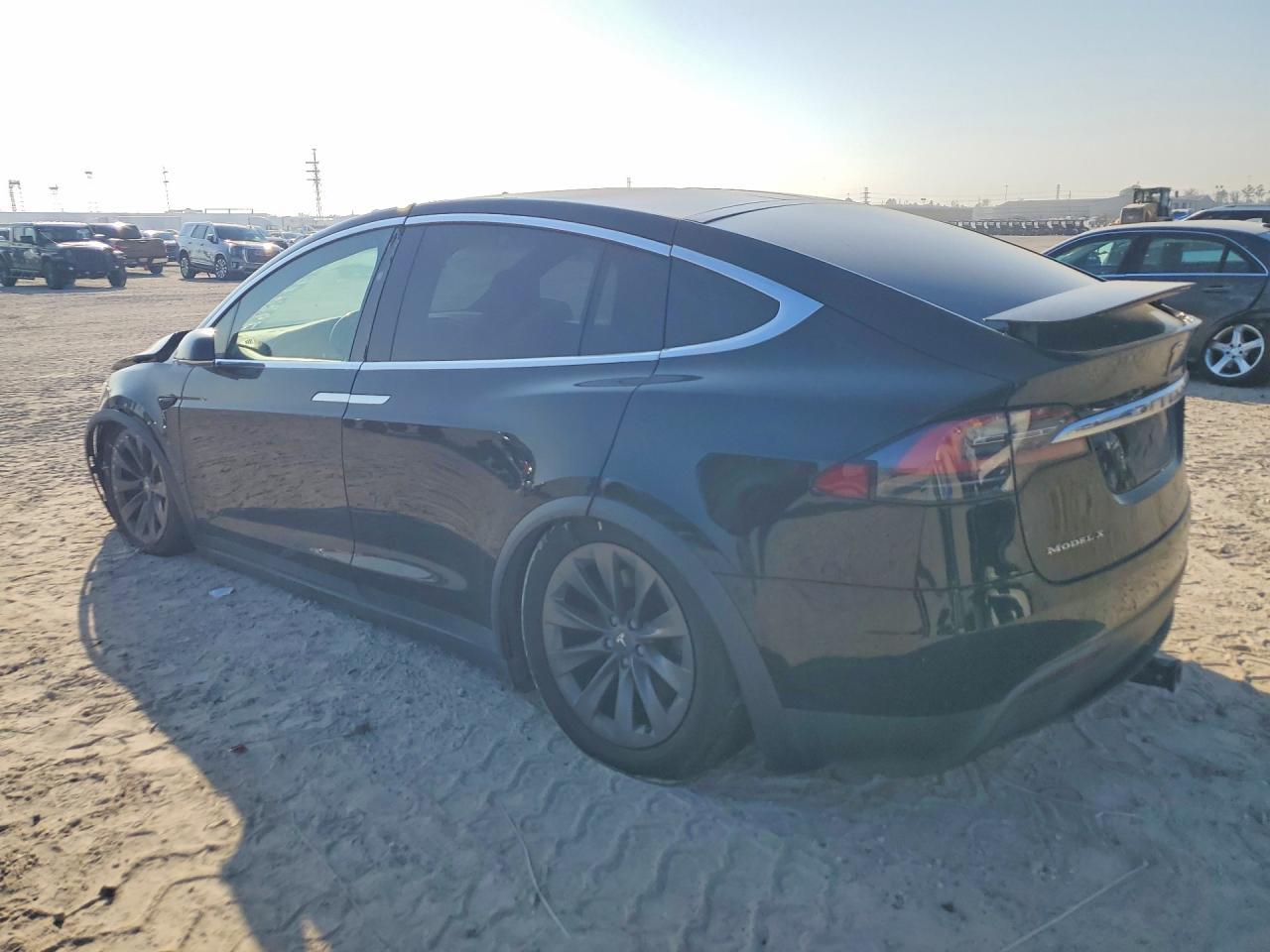 2017 Tesla Model X - Фото 2