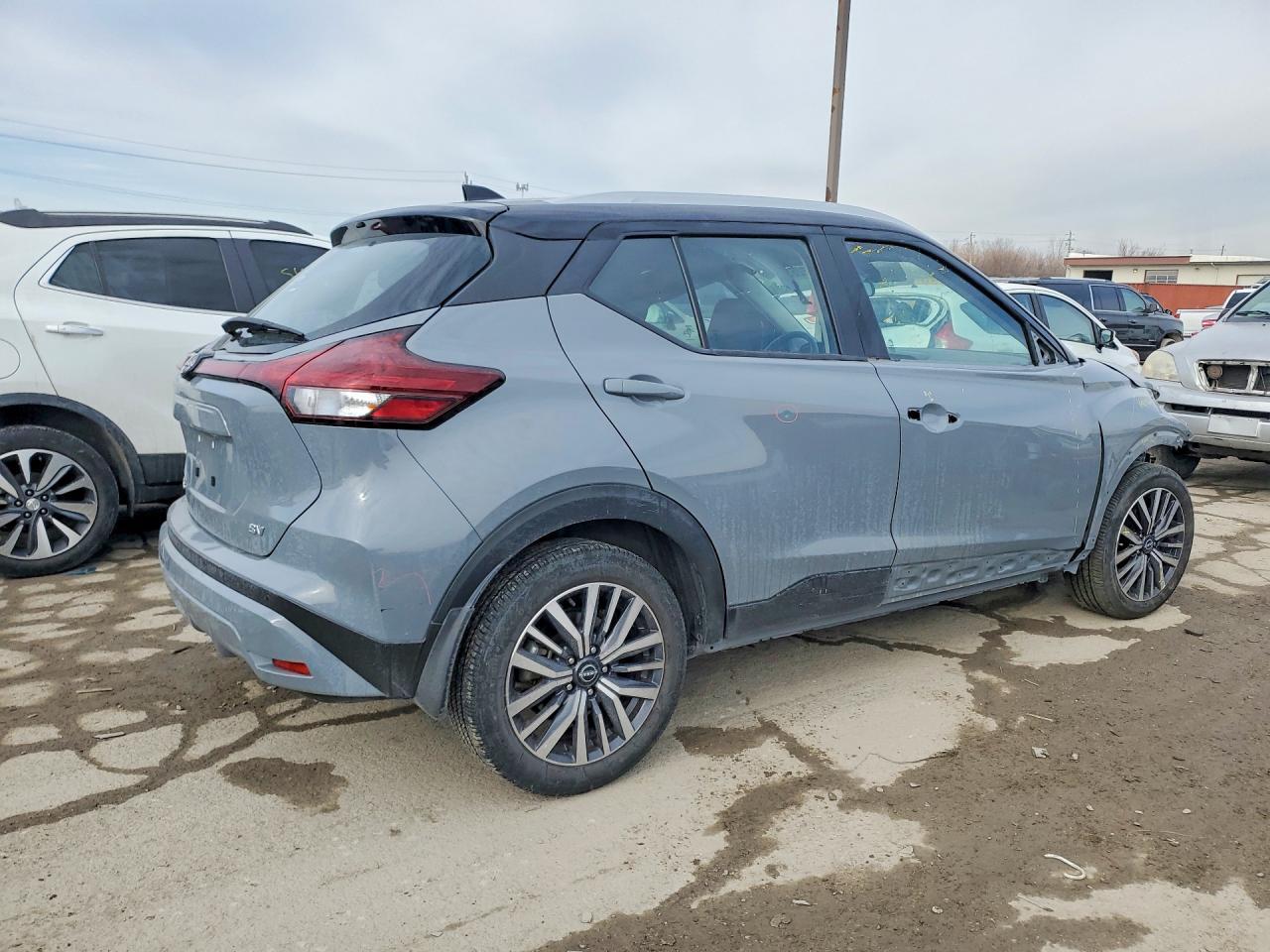 2023 Nissan Kicks Sv - Image 3