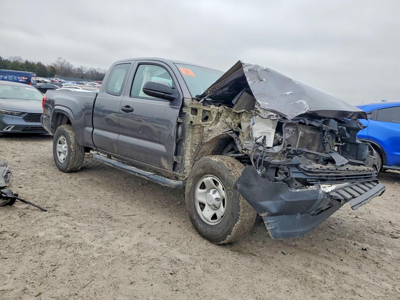 2017 Toyota Tacoma Sr - Фото 4