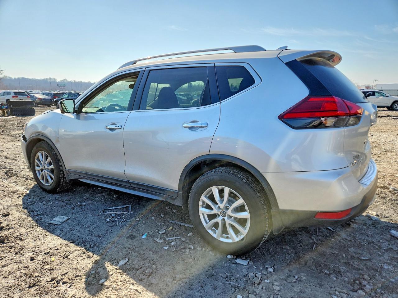 2017 Nissan Rogue Sv - Image 2