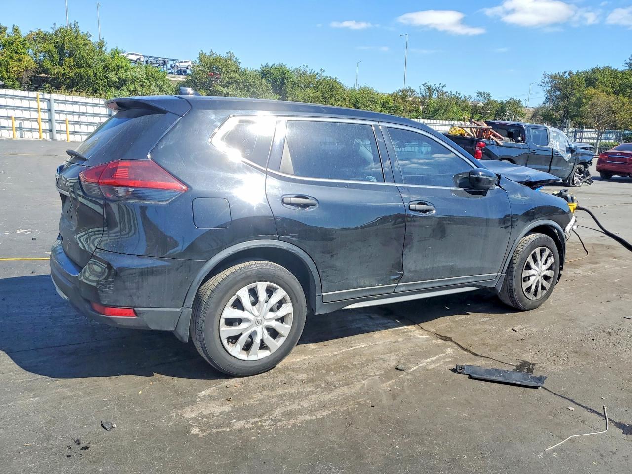 2018 Nissan Rogue S - Фото 3