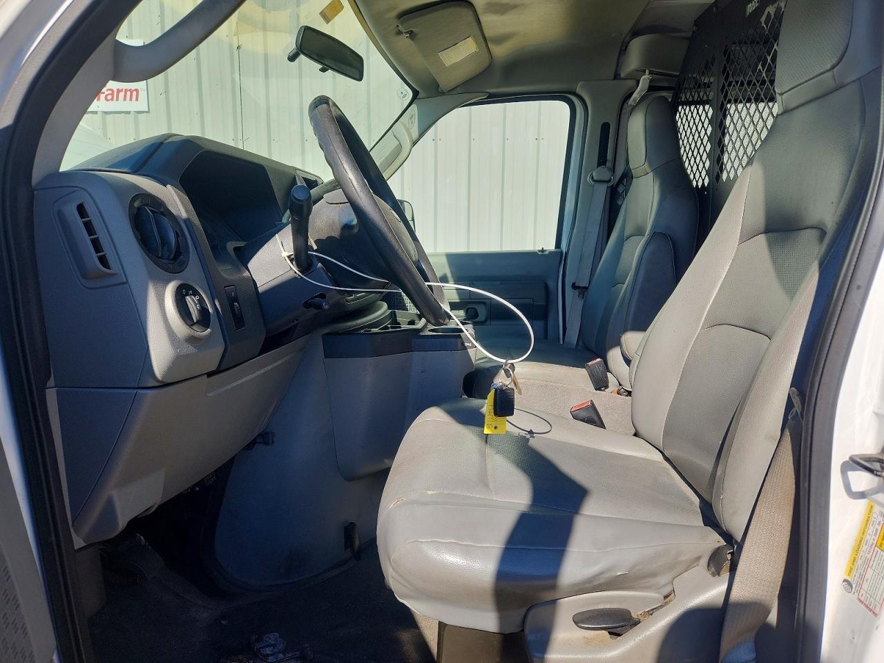 2014 Ford E250 Utility / Service Van - Image 7