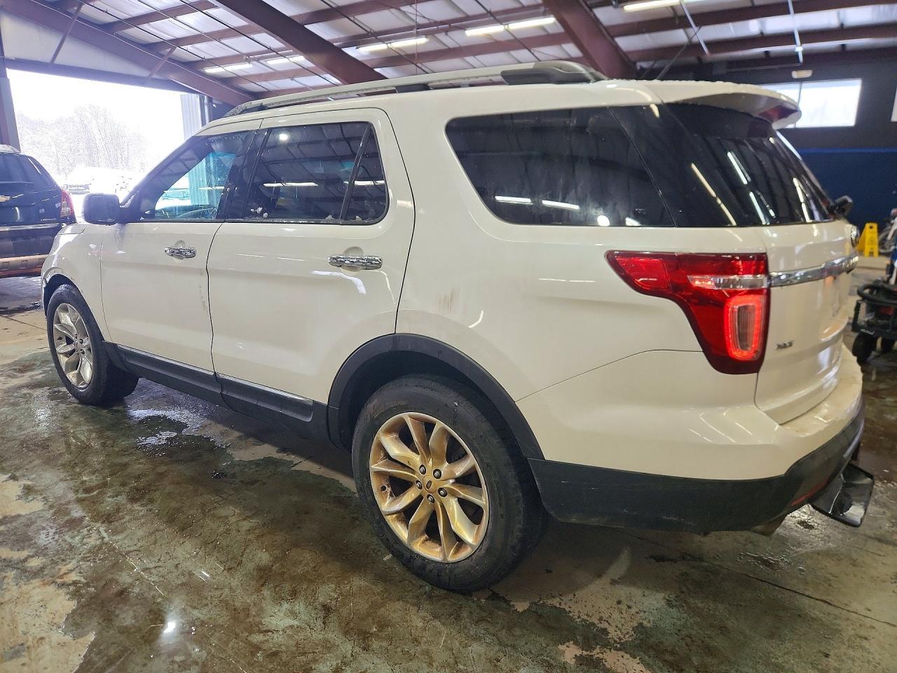 2014 Ford Explorer Xlt - Фото 2