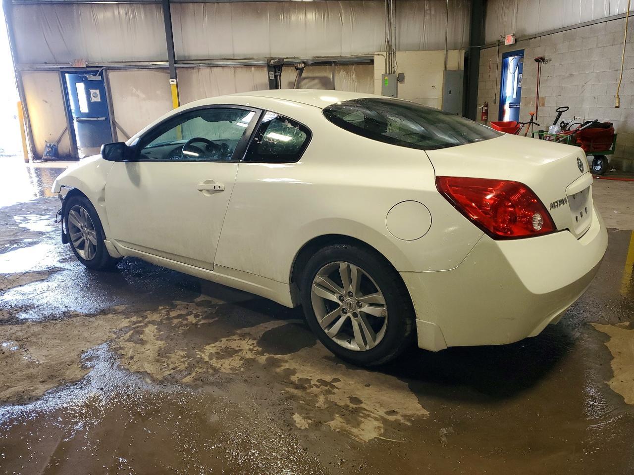 2011 Nissan Altima S - Image 2