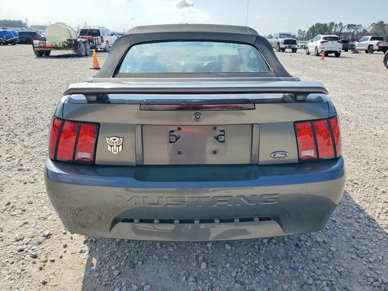 2004 Ford Mustang - Image 6