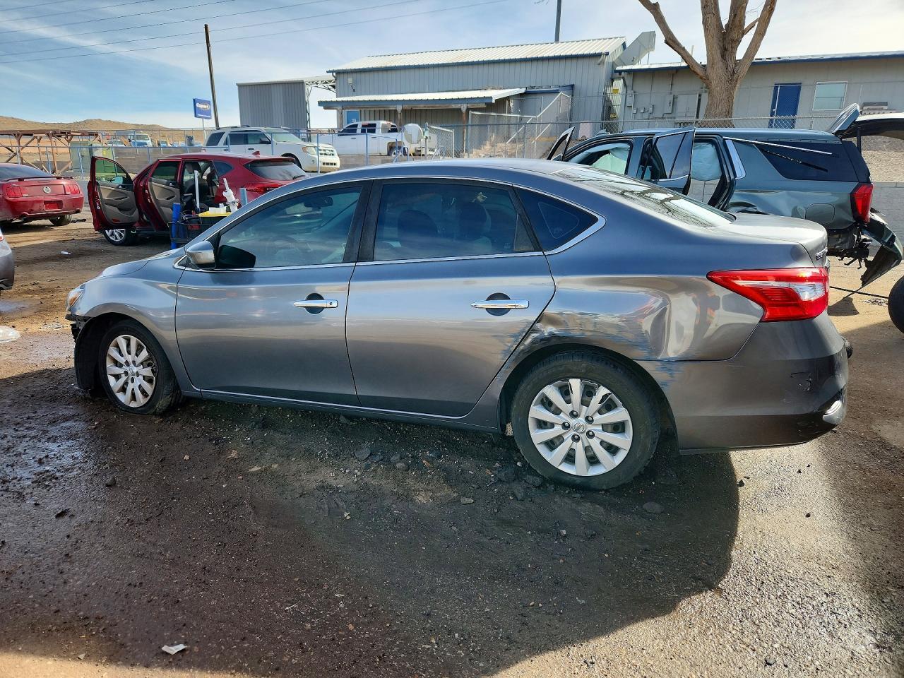 2016 Nissan Sentra S - Фото 2
