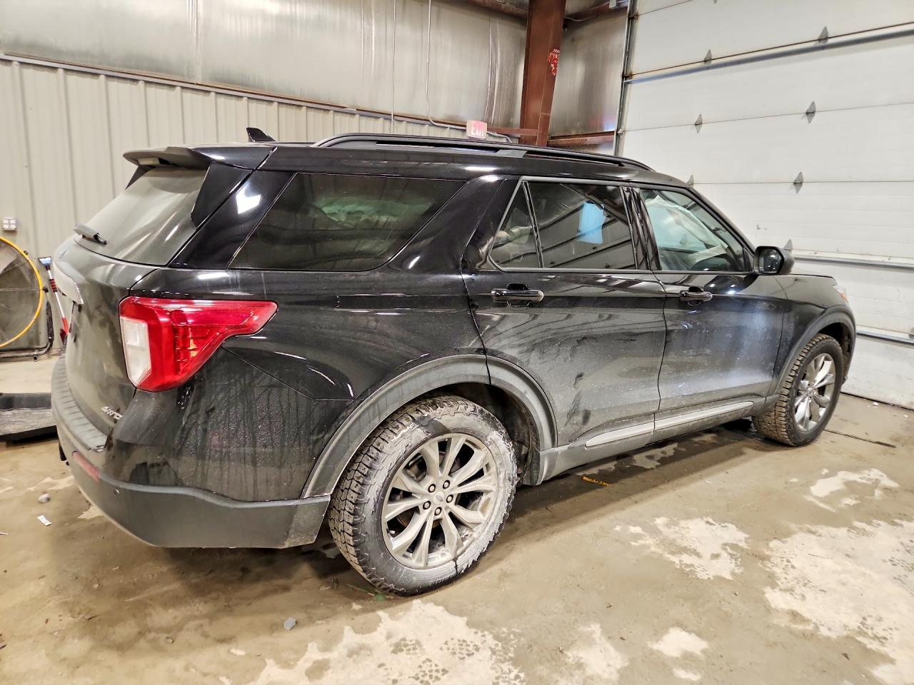 2022 Ford Explorer Xlt - Фото 3