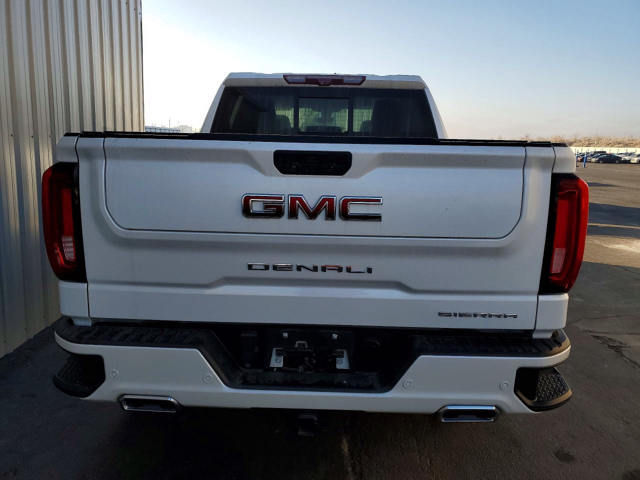 2022 GMC Sierra Limited C1500 Denali - Image 6