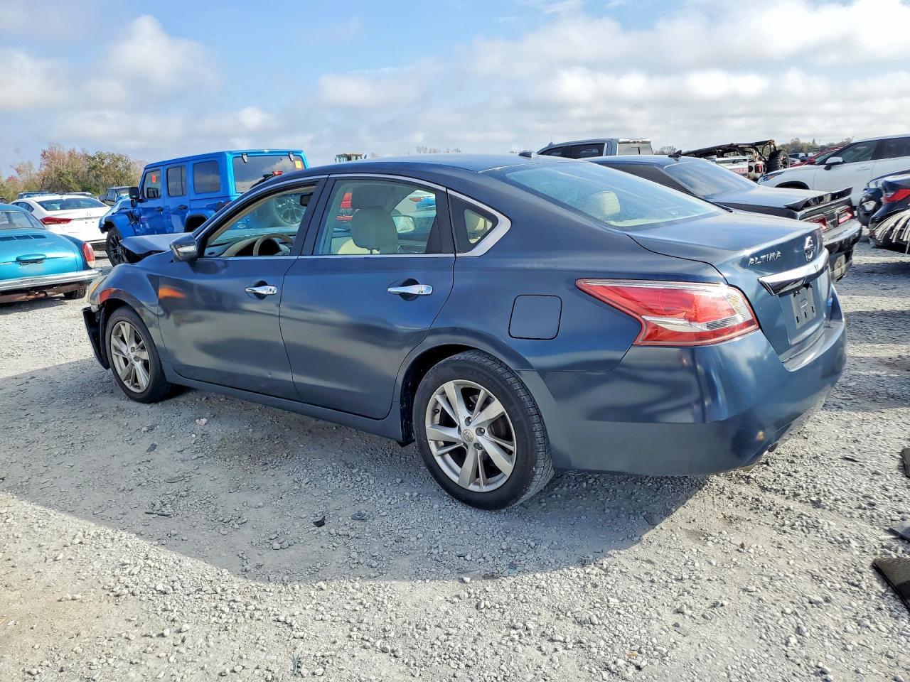 2013 Nissan Altima 2.5 - Image 2