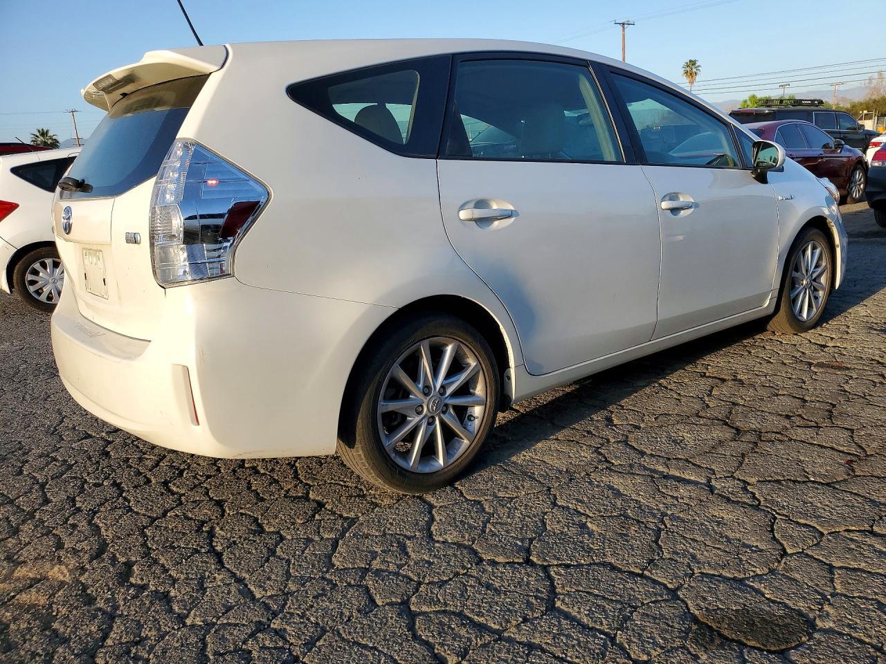 2013 Toyota Prius V - Image 3