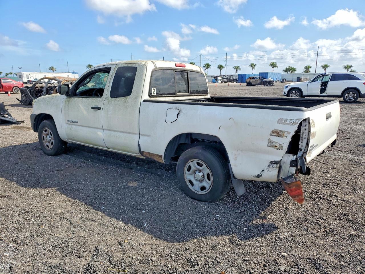 2015 Toyota Tacoma Base - Image 2