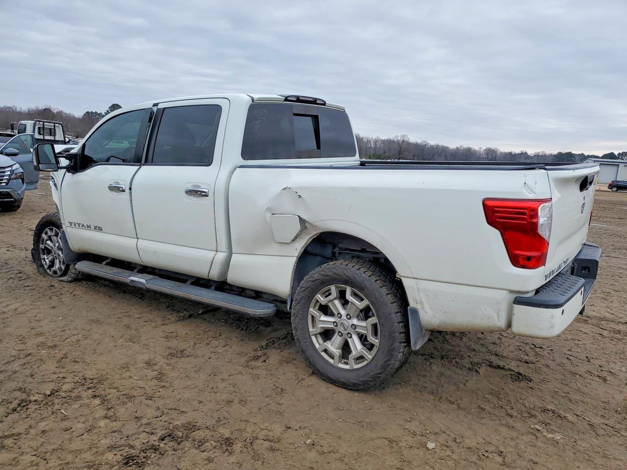 2019 Nissan Titan Xd Sl - Фото 2