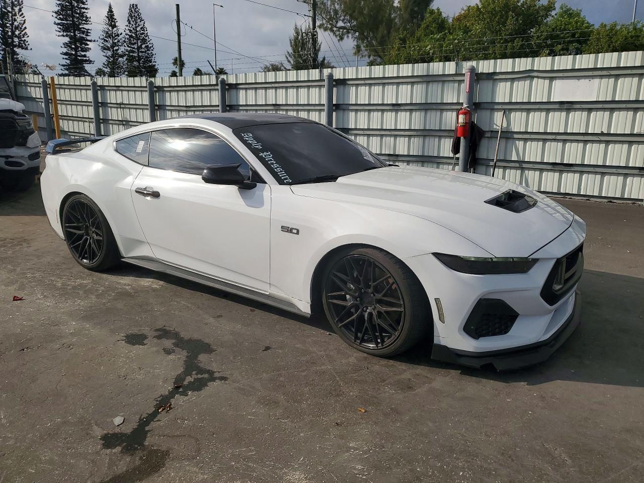2025 Ford Mustang Gt - Фото 4