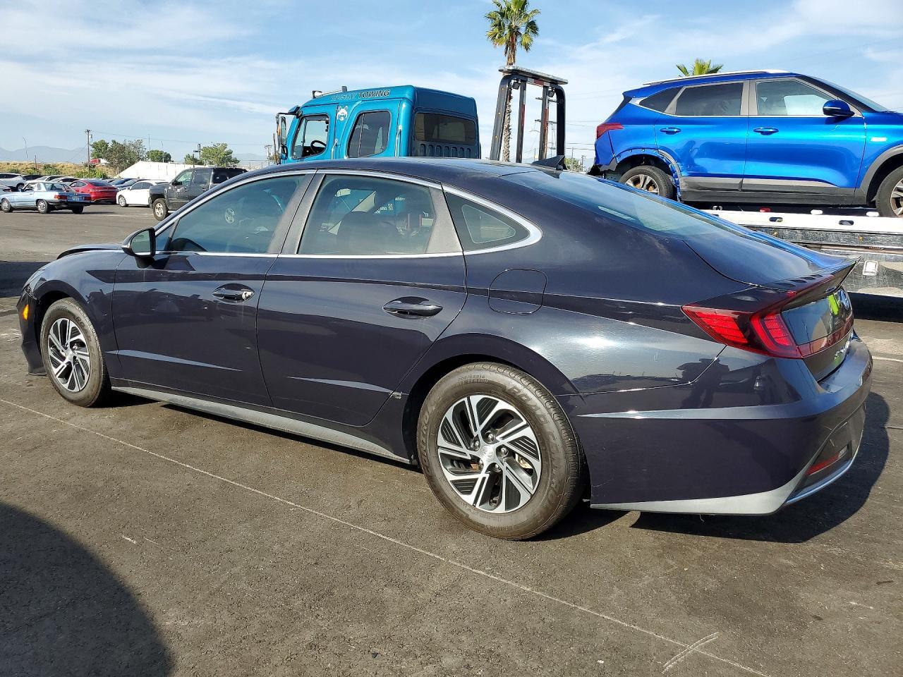 2023 Hyundai Sonata Hybrid - Фото 2