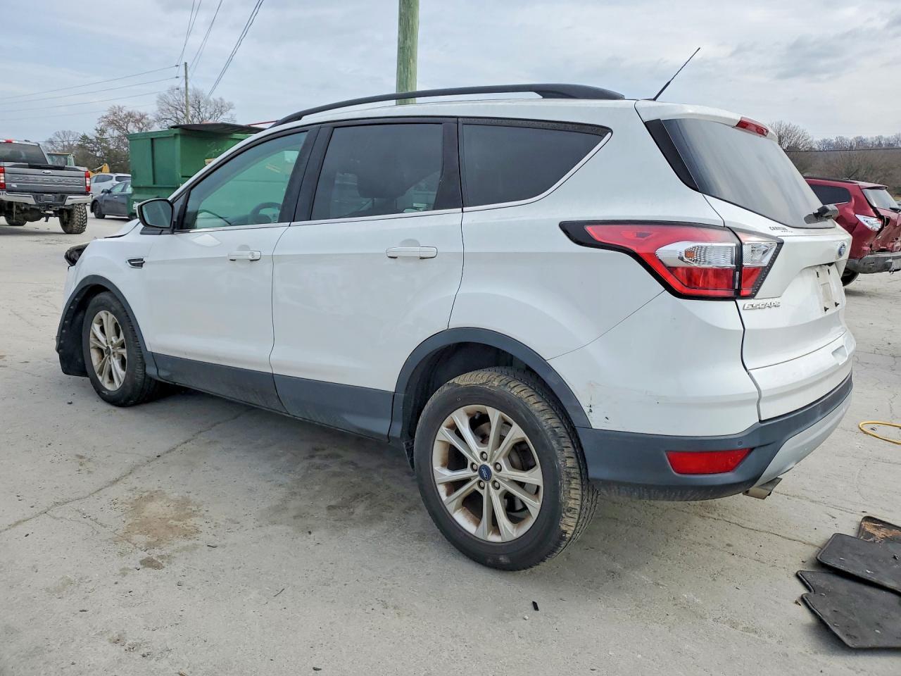 2017 Ford Escape Se - Фото 2
