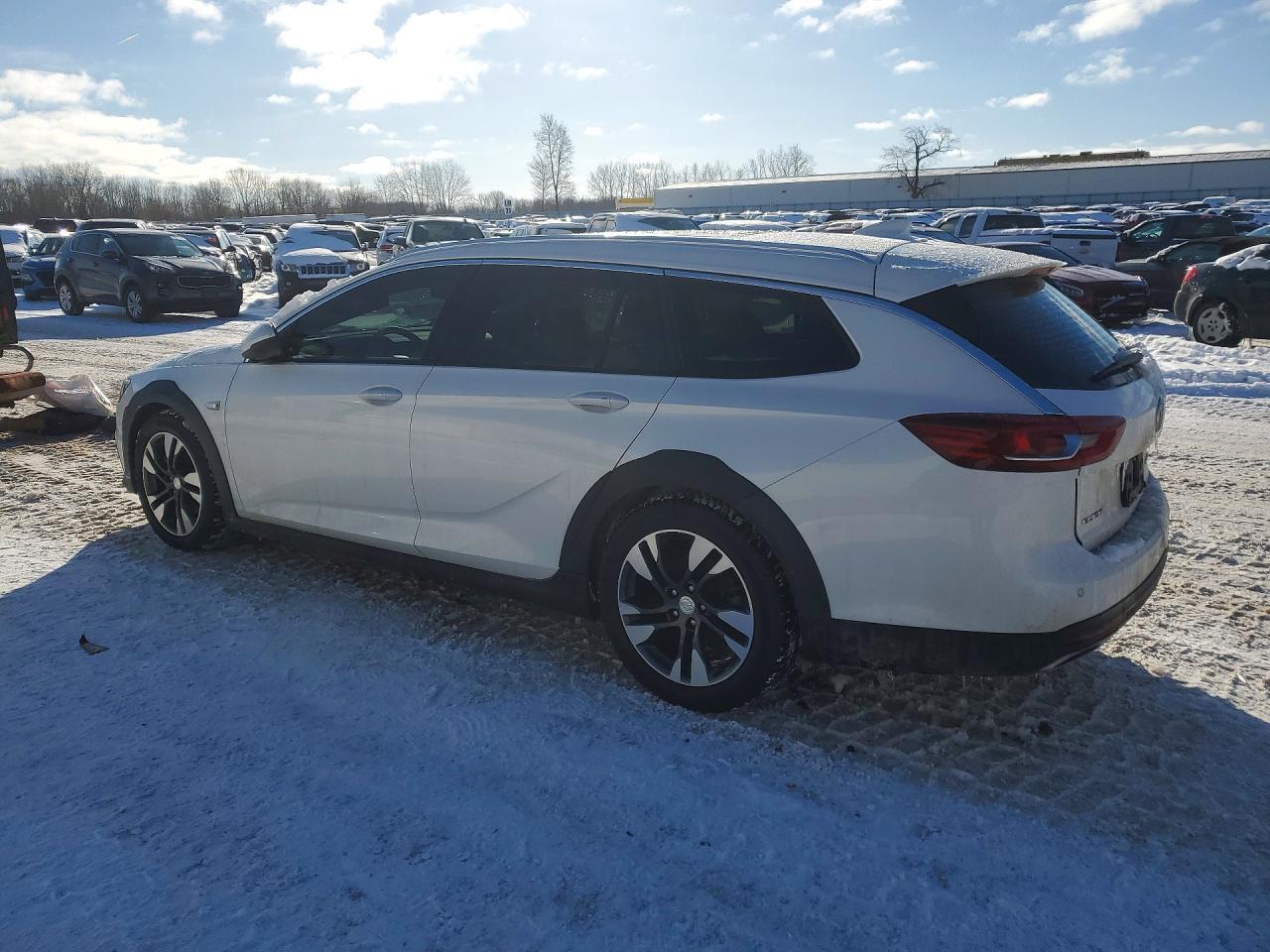 2018 Buick Regal Tourx Essence - Фото 2