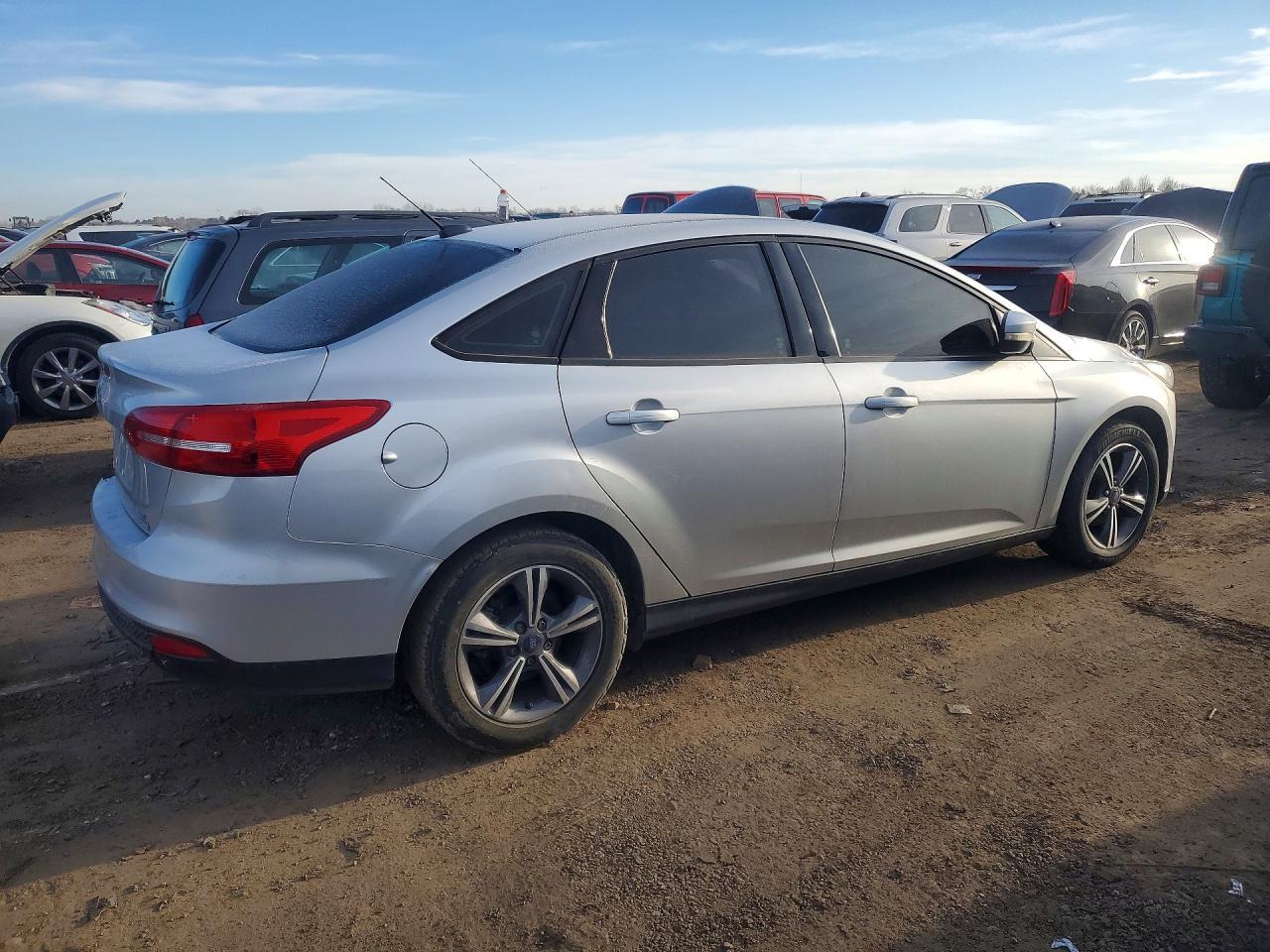 2017 Ford Focus Se - Image 3