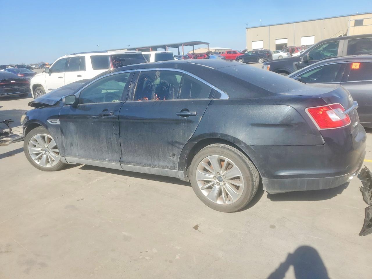 2010 Ford Taurus Limited - Фото 2