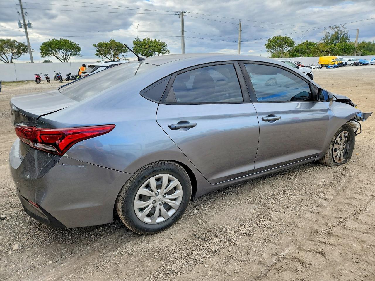 2019 Hyundai Accent Se - Image 3